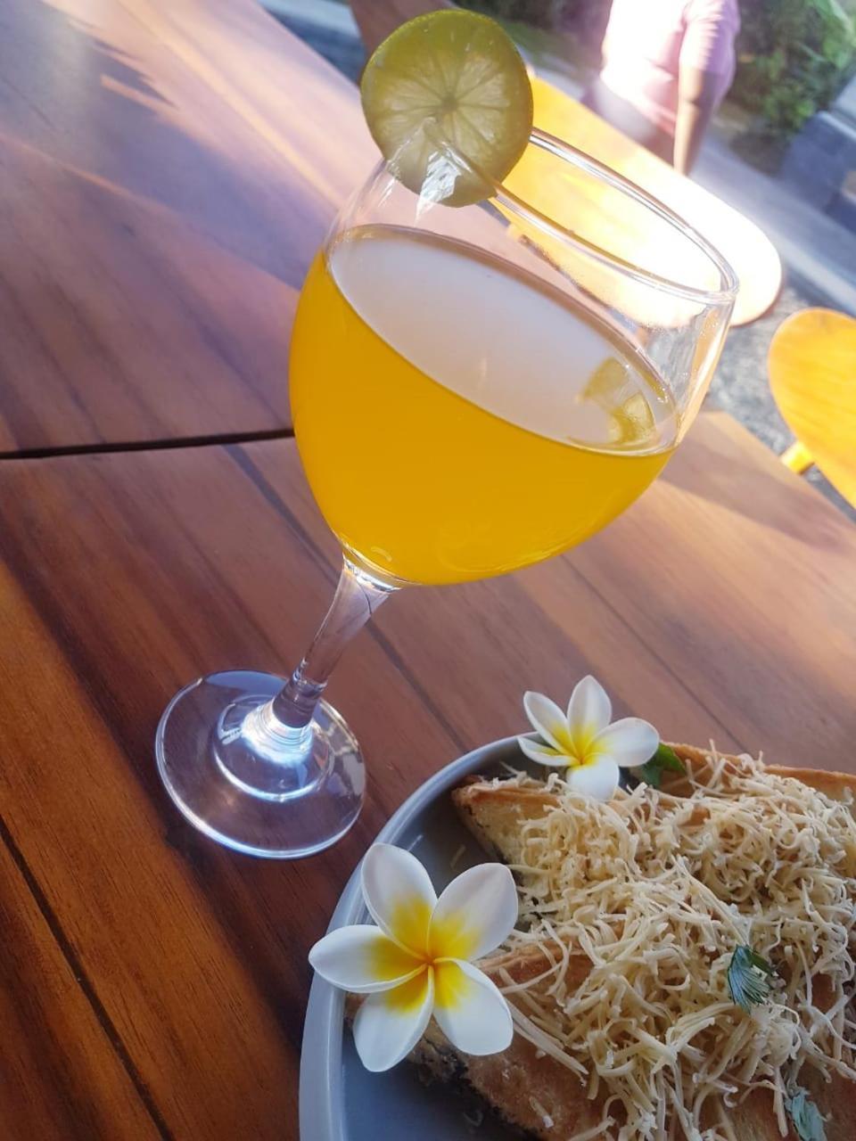Phoenix Bed And Breakfast 4 Canggu Buitenkant foto